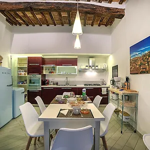Cozy In The Heart Of , Sienne Italie